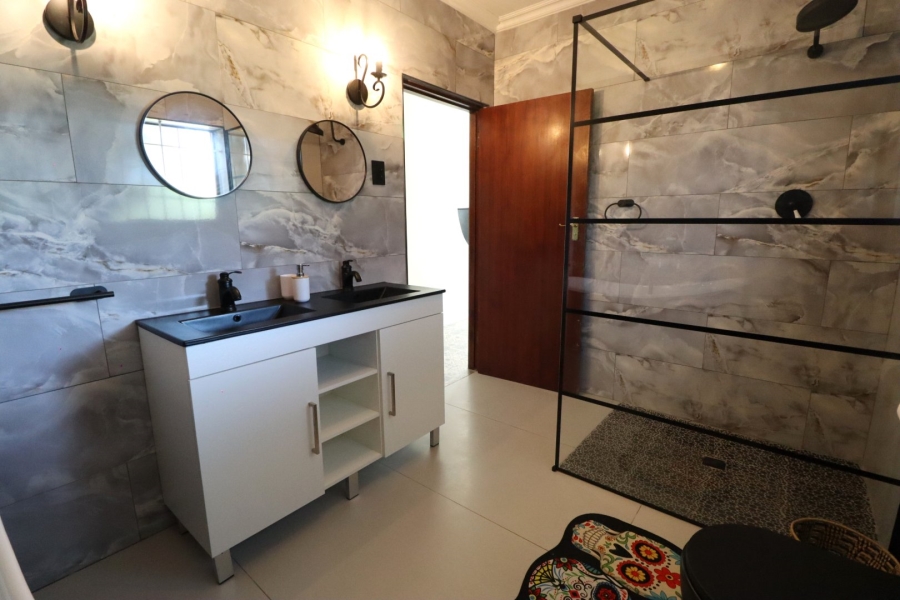 4 Bedroom Property for Sale in Amsterdamhoek Eastern Cape